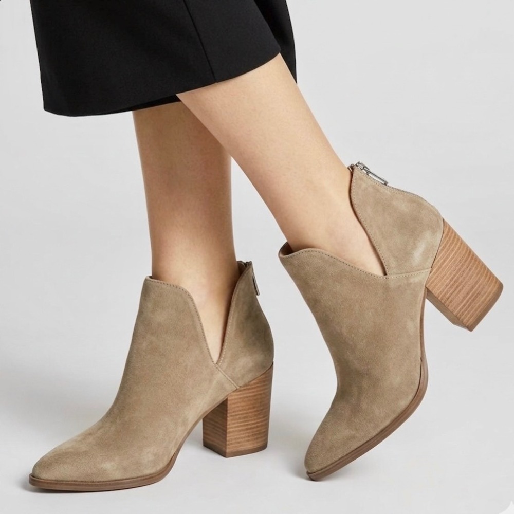 Marc Fisher Cedar Tan Suede V-Cut Ankle Boots Pointed Toe Block Heel 9.5M